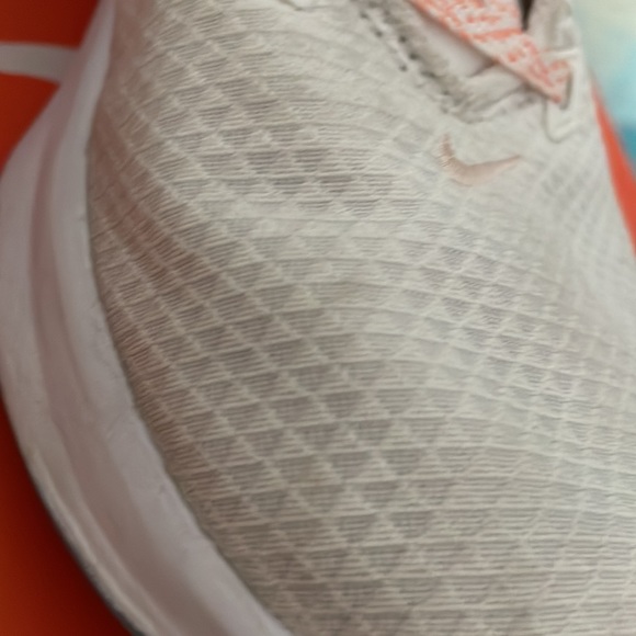 NIKE Air Max Bella TR 4 women’s size 6.5 EUC - Picture 13 of 16